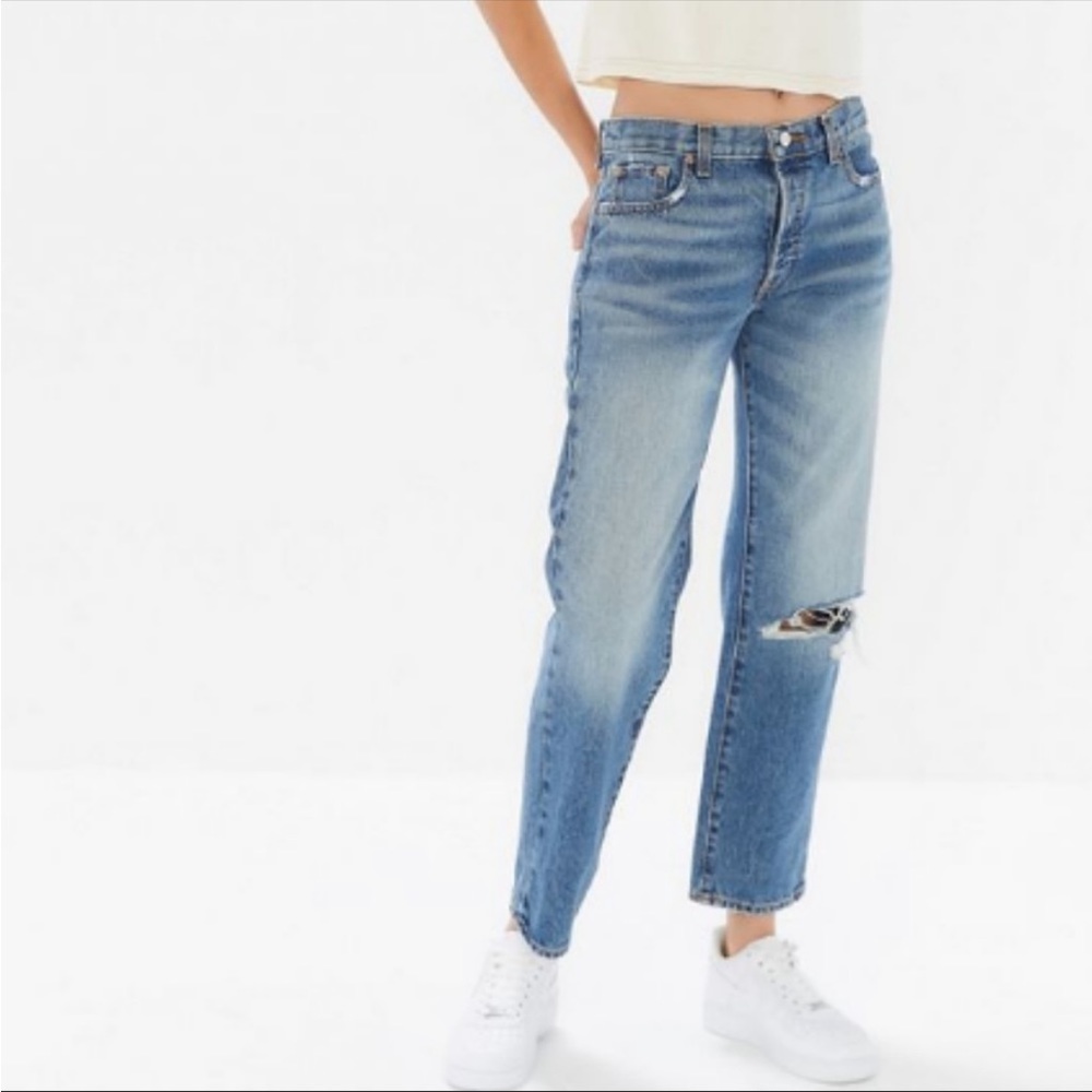 BDG 8” Low Rise Boyfriend Jeans size 26